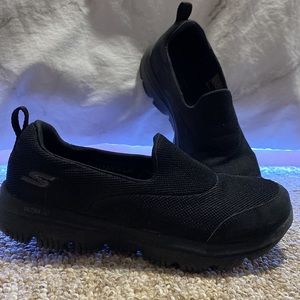 Sketchers “Go Walk” shoe